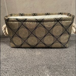 🎉5 for $25🎉 Black and gold basket